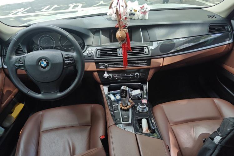 Used BMW 5 Series 2013 520i Elegant Edition Center Console