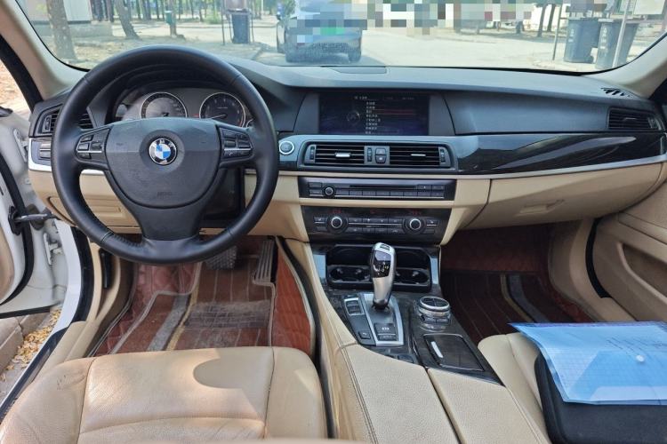 Used BMW 5 Series 2013 530Li Leading Model Center Console