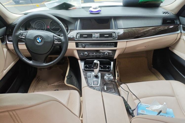 Used BMW 5 Series 2013 525Li Leading Model Center Console