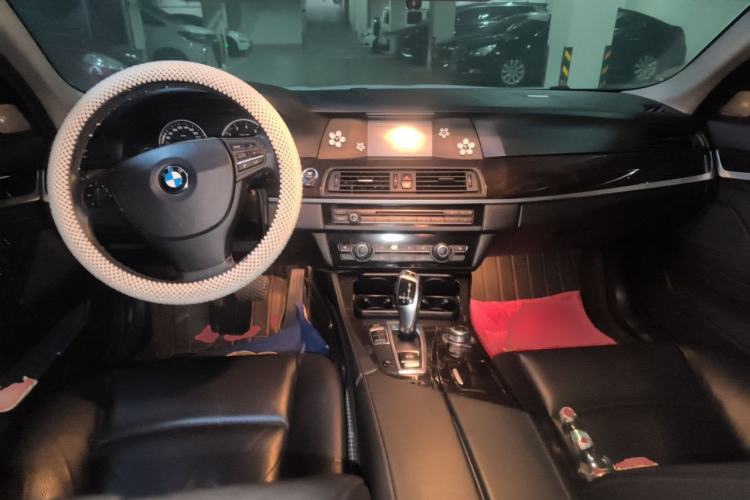 Used BMW 5 Series 2013 525Li Leading Model Center Console
