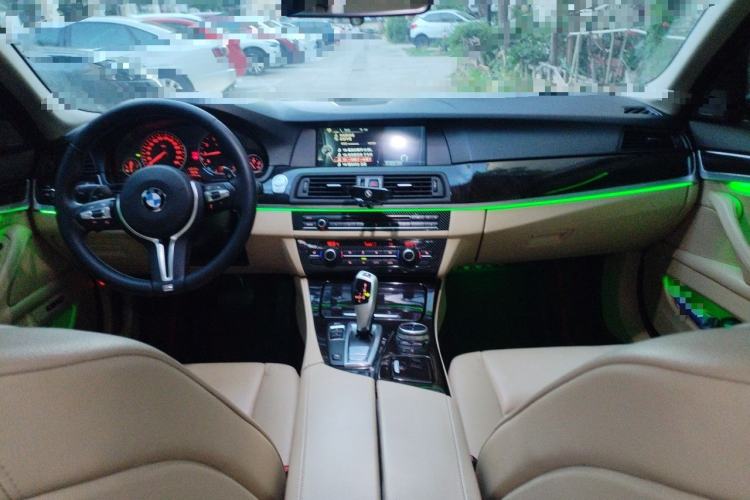 Used BMW 5 Series 2013 525Li Luxury Model Center Console
