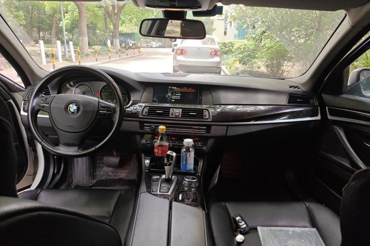 Used BMW 5 Series 2013 525Li Luxury Model Center Console
