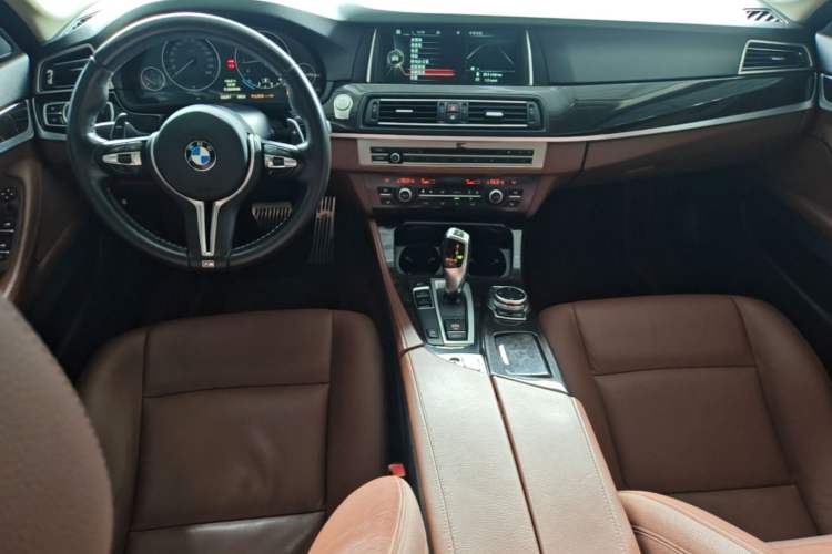Used BMW 5 Series 2013 535Li Leading Model Center Console