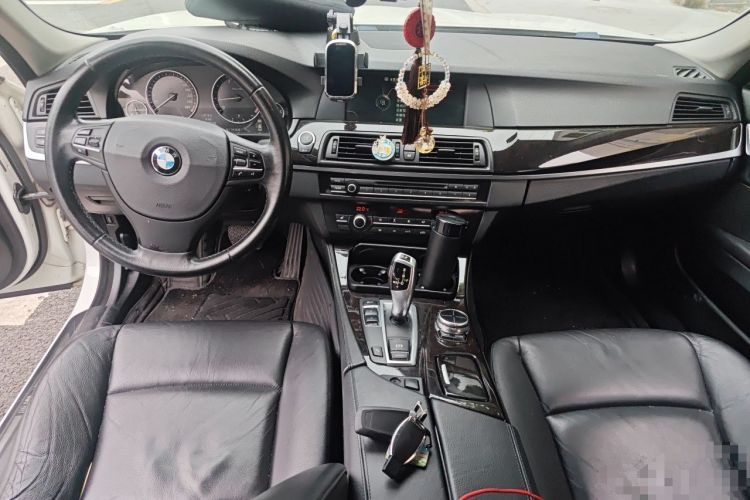 Used BMW 5 Series 2013 525Li Luxury Model Center Console