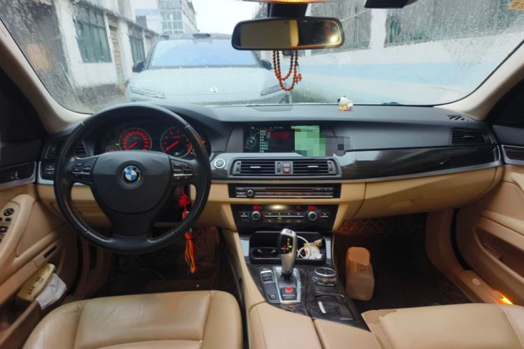 Used BMW 5 Series 2013 530Li Leading Model Center Console