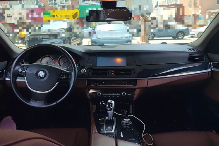 Used BMW 5 Series 2013 520i Elegant Edition Center Console