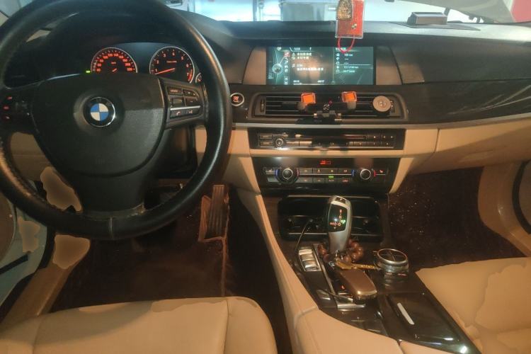 Used BMW 5 Series 2013 530Li Leading Model Center Console