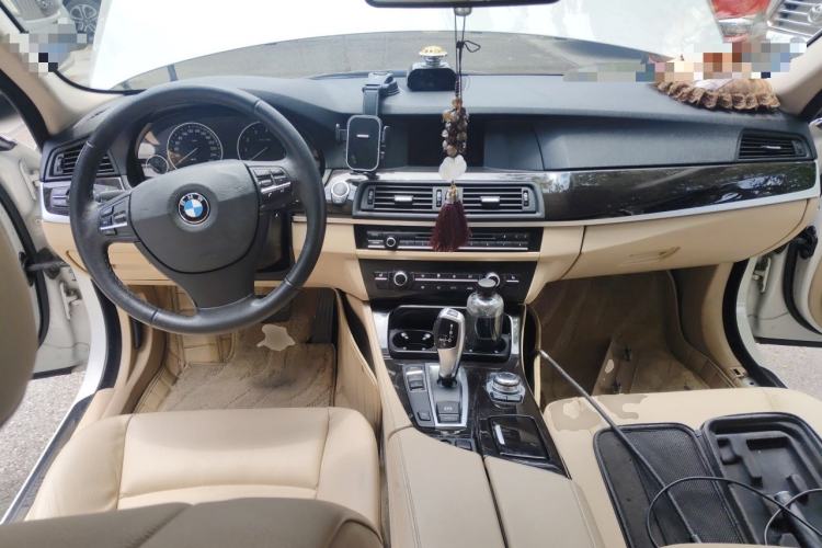 Used BMW 5 Series 2013 525Li Leading Model Center Console