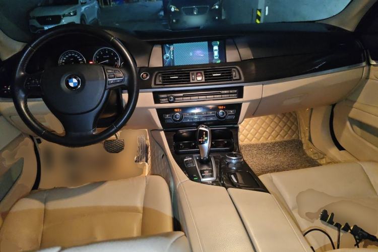 Used BMW 5 Series 2013 530Li Leading Model Center Console