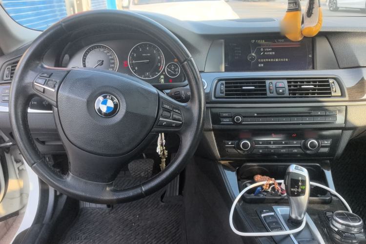Used BMW 5 Series 2013 530Li Leading Model Center Console