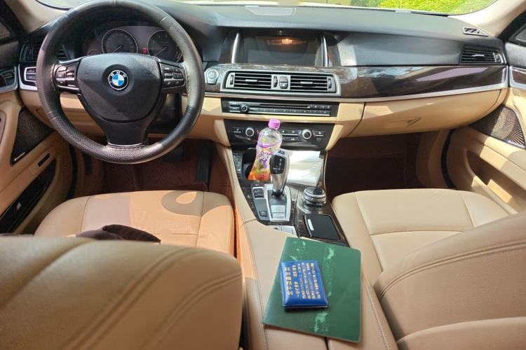 Used BMW 5 Series 2013 525Li Leading Model Center Console