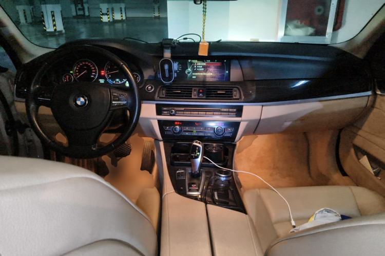 Used BMW 5 Series 2013 530Li Leading Model Center Console