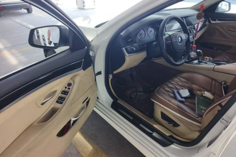Used BMW 5 Series 2013 520i Elegant Edition Driver Seat