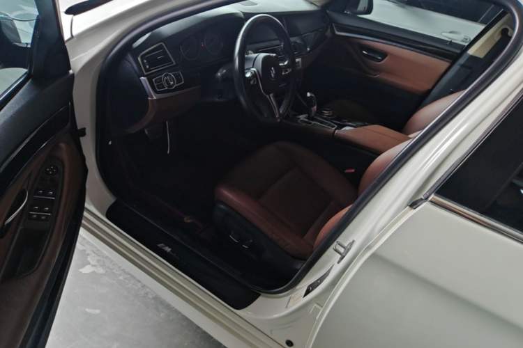 Used BMW 5 Series 2013 535Li Leading Model Driver Seat