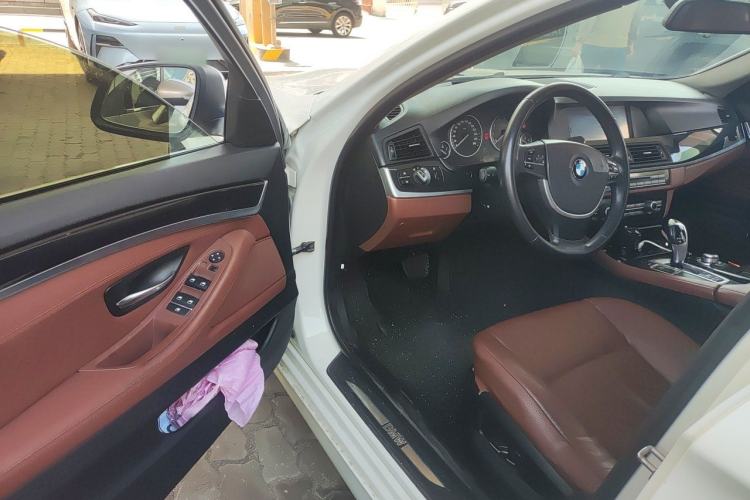 Used BMW 5 Series 2013 520i Elegant Edition Driver Seat