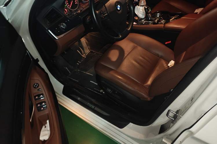 Used BMW 5 Series 2013 520i Elegant Edition Driver Seat