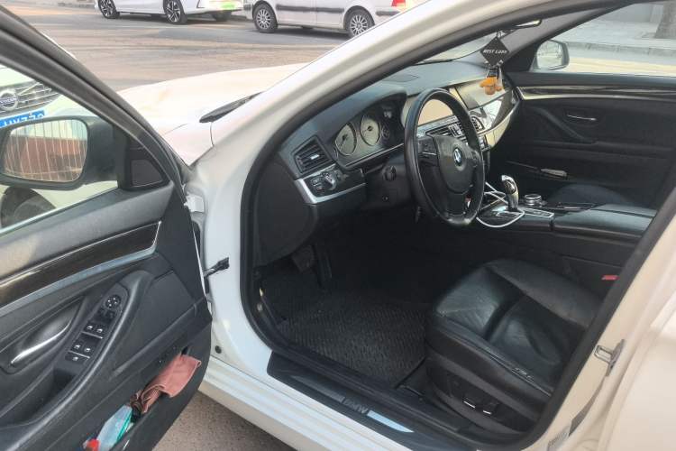 Used BMW 5 Series 2013 530Li Leading Model Driver Seat