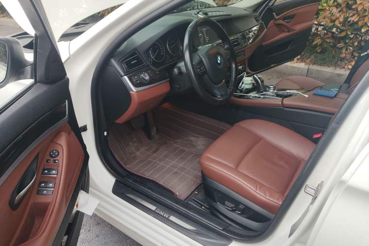 Used BMW 5 Series 2013 535i Sport Edition Driver Seat