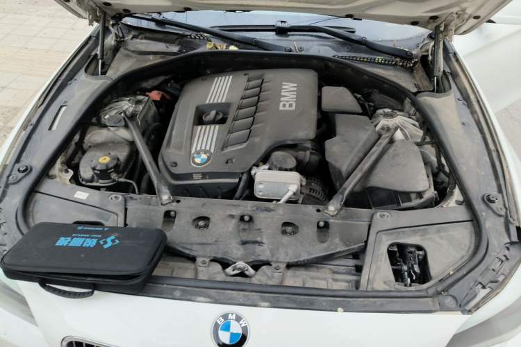 Used BMW 5 Series 2013 530Li Leading Model Engine Bay