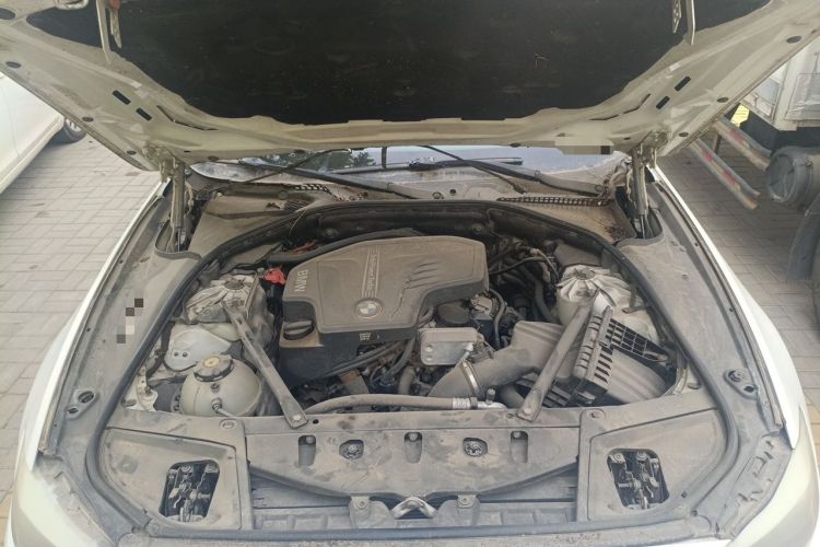 Used BMW 5 Series 2013 520Li Elegant Edition Engine Bay