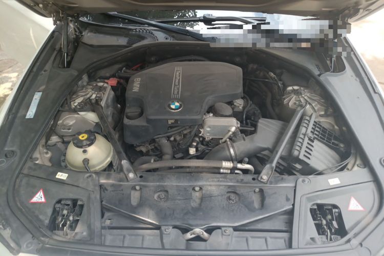 Used BMW 5 Series 2013 525Li Luxury Model Engine Bay