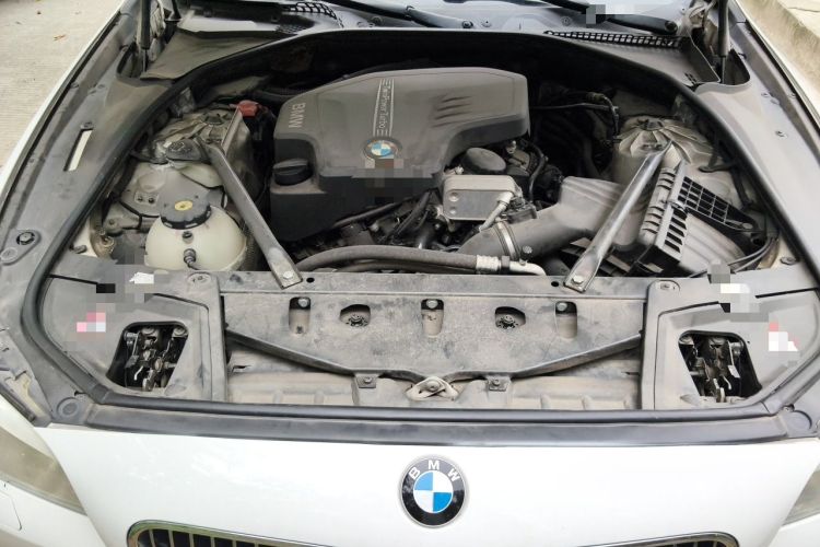 Used BMW 5 Series 2013 520Li Elegant Edition Engine Bay