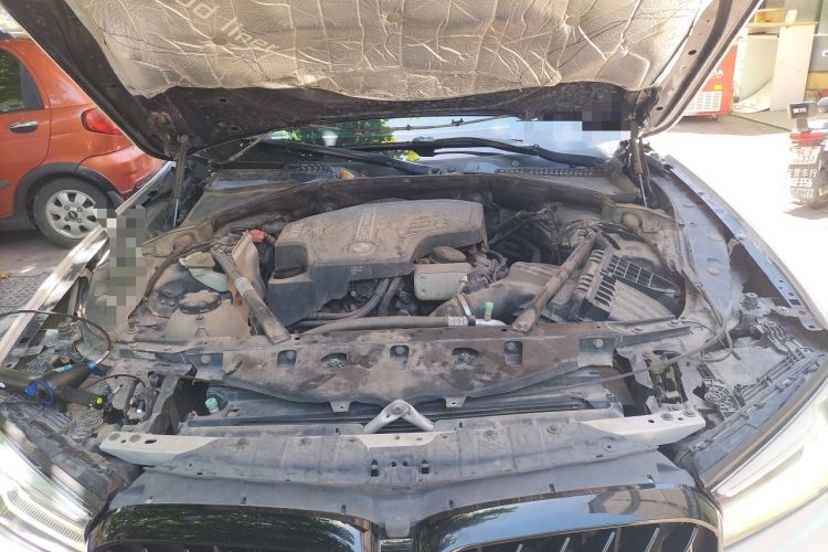 Used BMW 5 Series 2013 520Li Elegant Edition Engine Bay