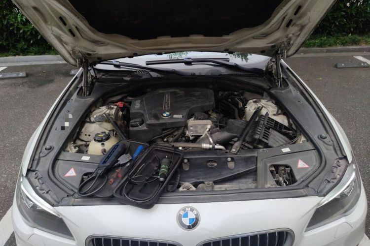 Used BMW 5 Series 2013 520i Elegant Edition Engine Bay