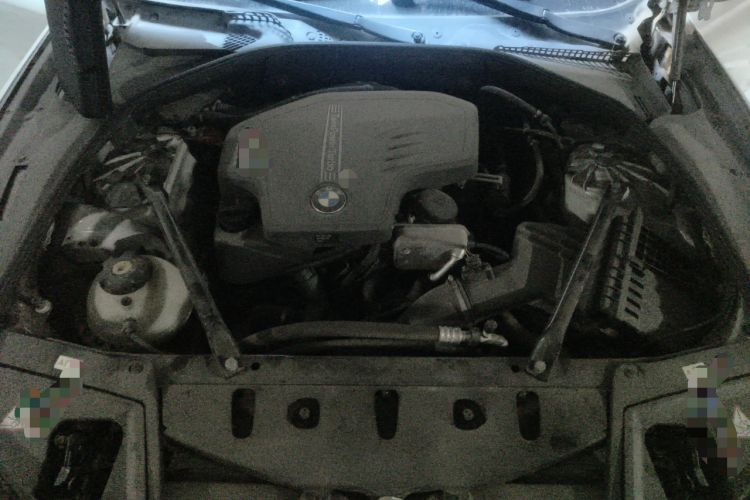 Used BMW 5 Series 2013 525Li Luxury Model Engine Bay
