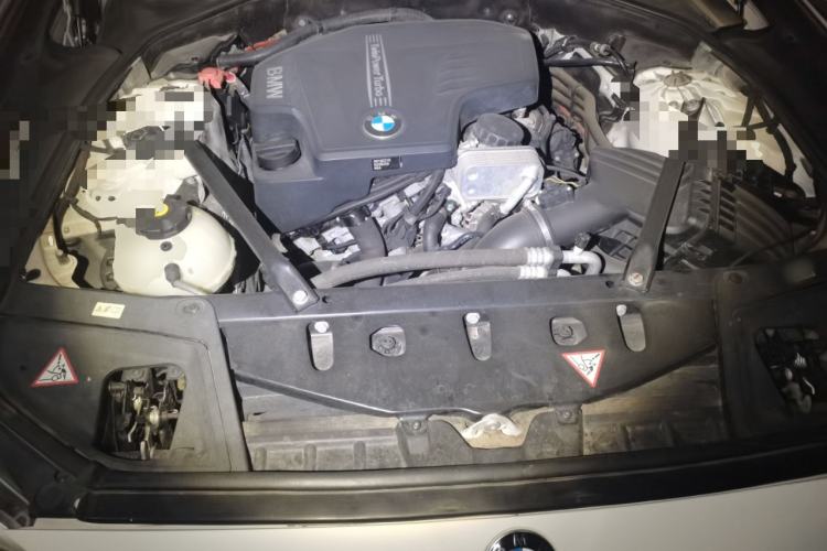 Used BMW 5 Series 2013 520Li Elegant Edition Engine Bay
