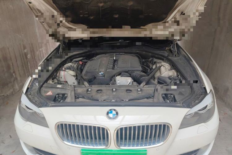 Used BMW 5 Series 2013 535Li Luxury Model Engine Bay