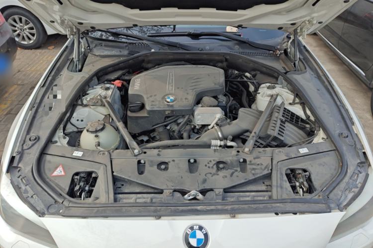 Used BMW 5 Series 2013 525Li Luxury Model Engine Bay