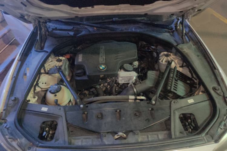 Used BMW 5 Series 2013 520Li Elegant Edition Engine Bay