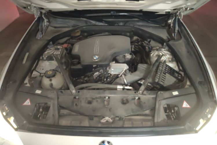 Used BMW 5 Series 2013 520Li Elegant Edition Engine Bay