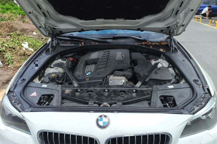 Used BMW 5 Series 2013 530Li Leading Model Engine Bay