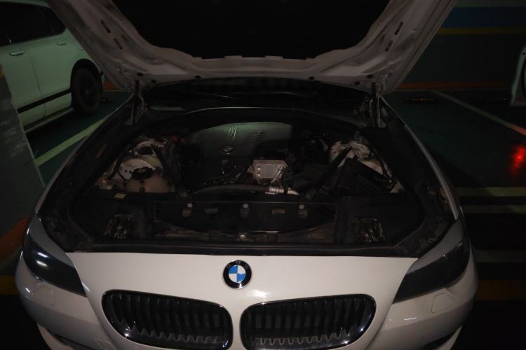 Used BMW 5 Series 2013 525Li Luxury Model Engine Bay