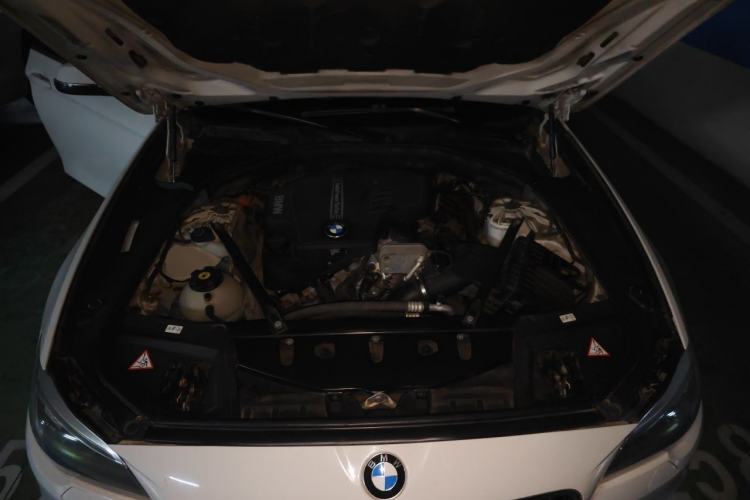 Used BMW 5 Series 2013 520Li Elegant Edition Engine Bay