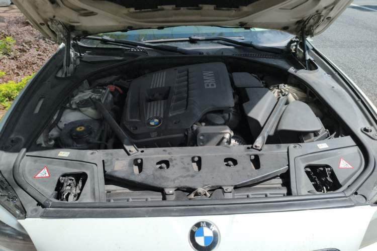 Used BMW 5 Series 2013 530Li Leading Model Engine Bay