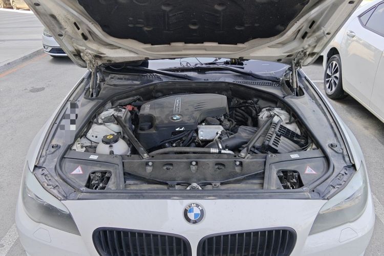 Used BMW 5 Series 2013 520Li Elegant Edition Engine Bay