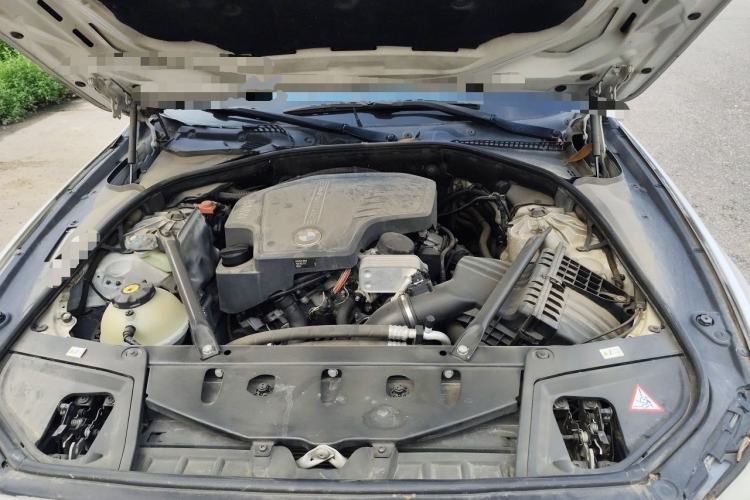 Used BMW 5 Series 2013 525Li Luxury Model Engine Bay