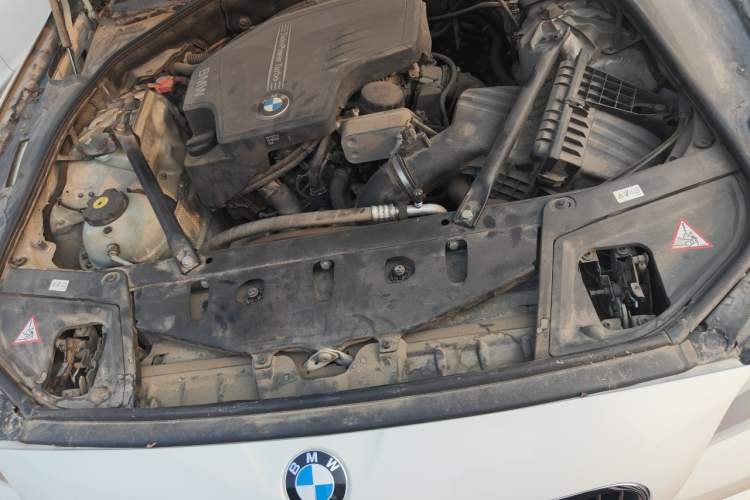 Used BMW 5 Series 2013 520Li Elegant Edition Engine Bay