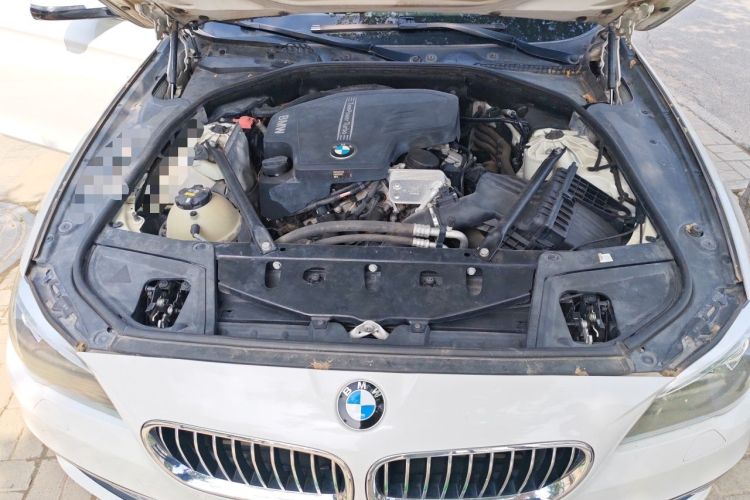 Used BMW 5 Series 2013 525Li Leading Model Engine Bay