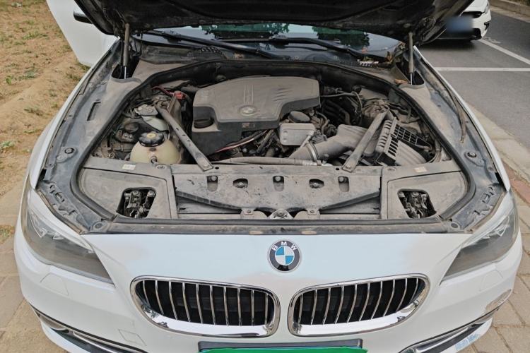 Used BMW 5 Series 2013 525Li Luxury Model Engine Bay