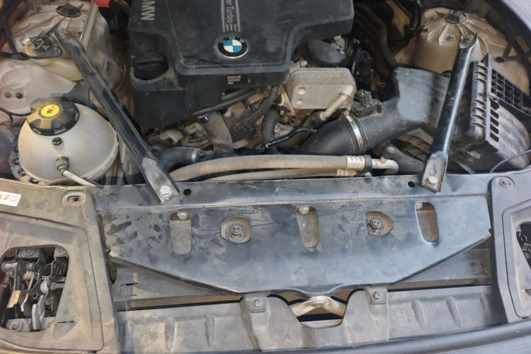 Used BMW 5 Series 2013 520Li Elegant Edition Engine Bay