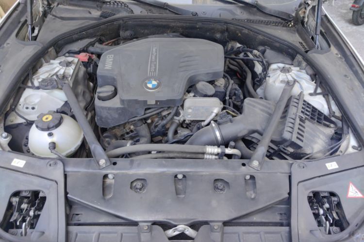 Used BMW 5 Series 2013 525Li Luxury Model Engine Bay