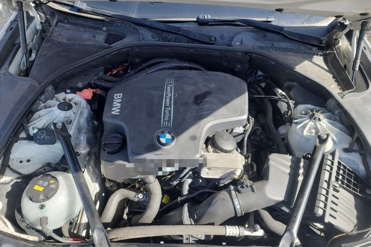 Used BMW 5 Series 2013 525Li Luxury Model Engine Bay