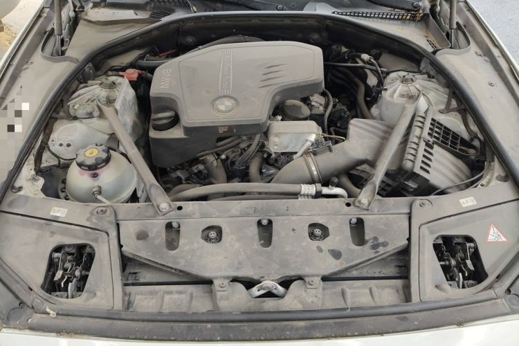 Used BMW 5 Series 2013 525Li Leading Model Engine Bay