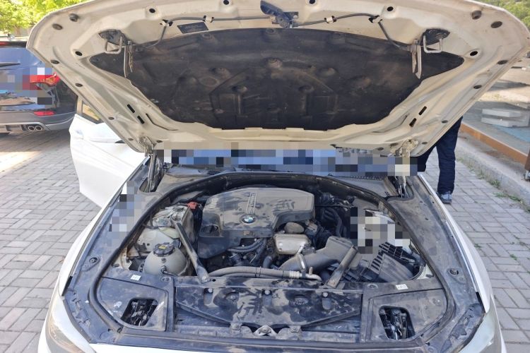 Used BMW 5 Series 2013 520Li Elegant Edition Engine Bay