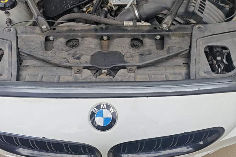 Used BMW 5 Series 2013 520Li Elegant Edition Engine Bay