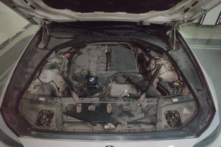 Used BMW 5 Series 2013 535Li Leading Model Engine Bay